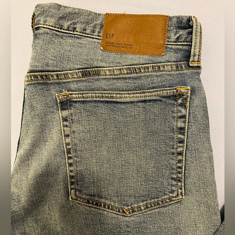 GAP Men’s Slim Jeans 34/36 Light Wash - Picture 2 of 10